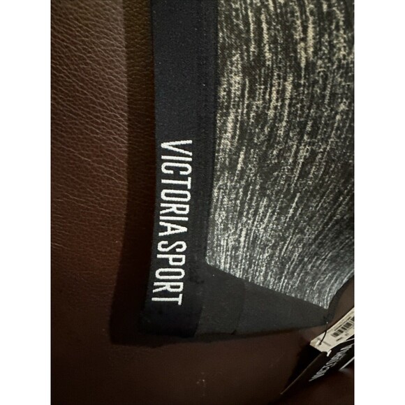 Victorias Secret Victoria Sport Maximum Support 38C - Picture 2 of 6